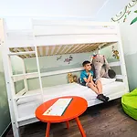 By Ihg Ξενοδοχείο
