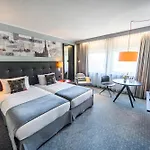By Ihg Ξενοδοχείο