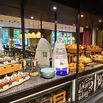 By Ihg