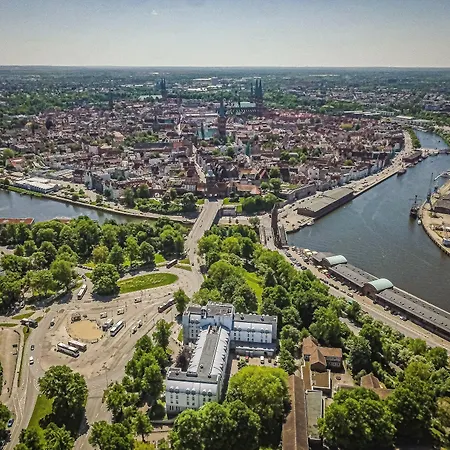 Lübeck, An Ihg Hotel 4*