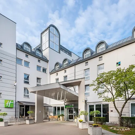 Hotel By Ihg