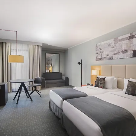 By Ihg 酒店