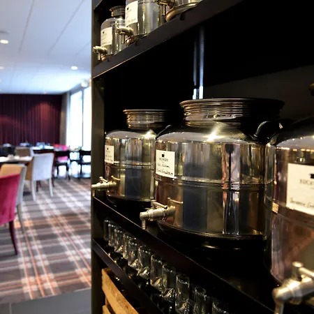 By Ihg