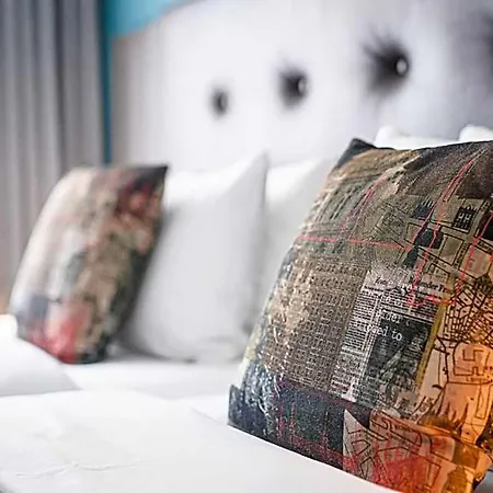 By Ihg