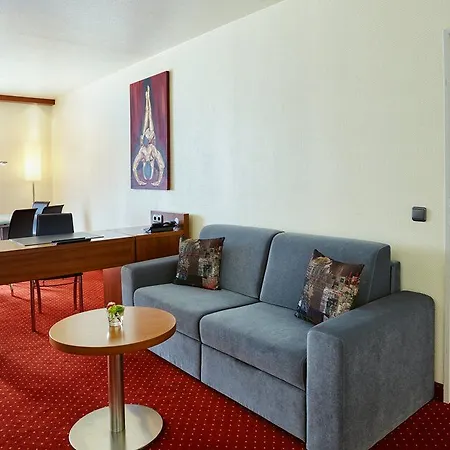Hotel By Ihg