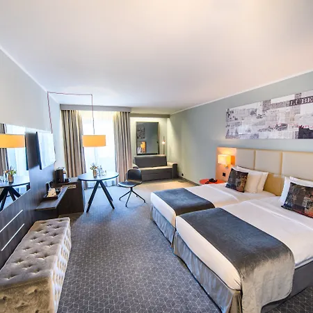 By Ihg