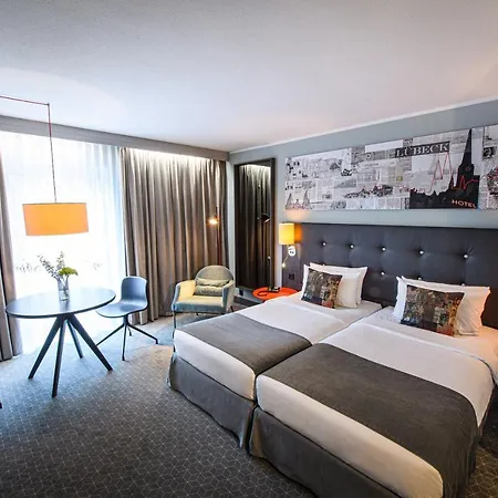 By Ihg מלון