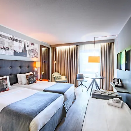 מלון By Ihg ליבק